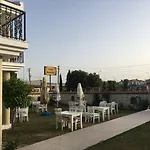 Bed & Breakfast Gerence Butik Alaçatı
