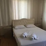 Bed & Breakfast Gerence Butik Alaçatı