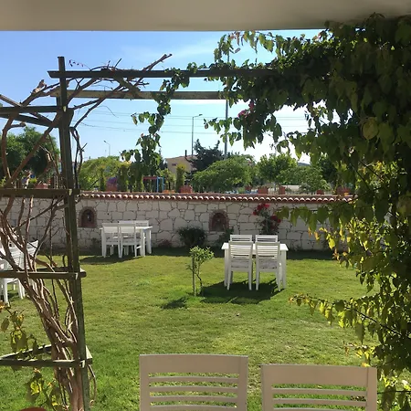 Gerence Butik Bed and Breakfast Αλακάτι